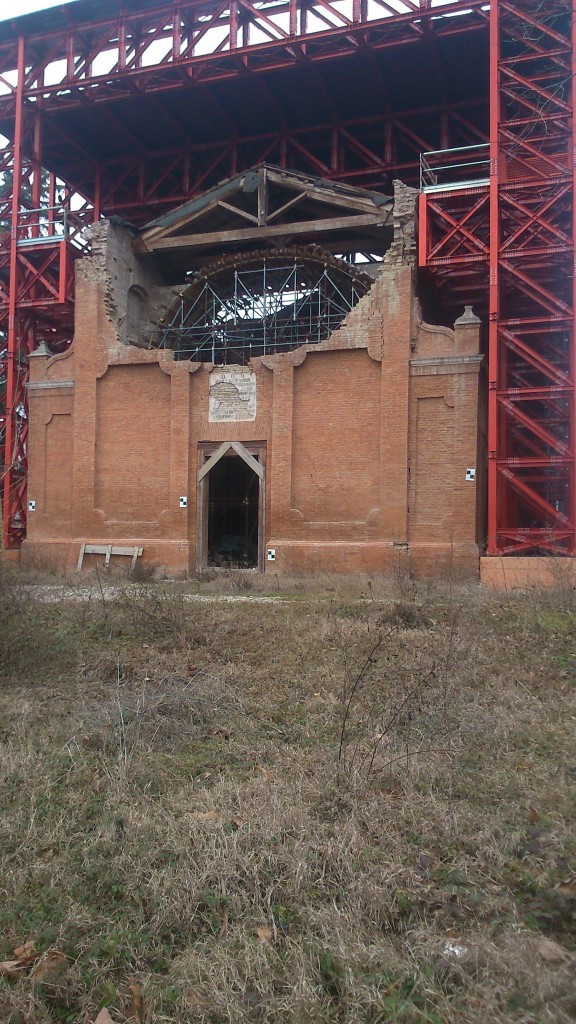 Building damaged by earthquake