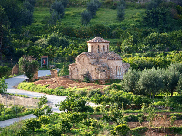 The temple and its natural surroundings photo by Kristalia Melessanaki