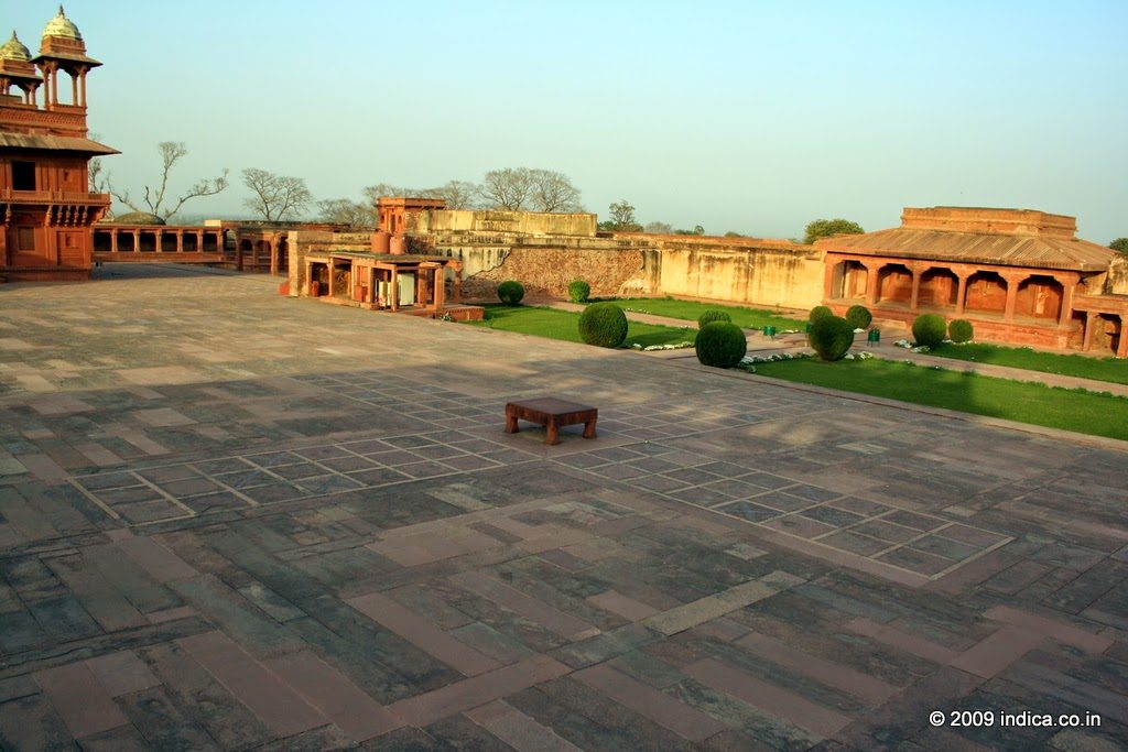 Pachisi-Court-fatehpursikri