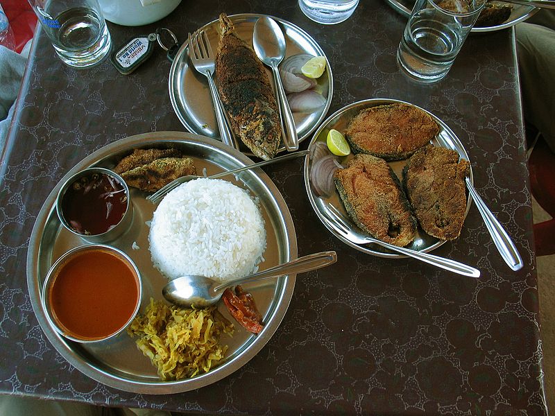https://commons.wikimedia.org/wiki/File:Goan-fish-and-curry-rice-fishland-polem.jpg